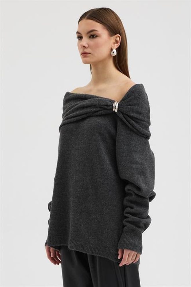 Sobe Istanbul Grau Oversized Pullover Mit Schulterfreiem Ausschnitt Großhandelskleidung Lässig