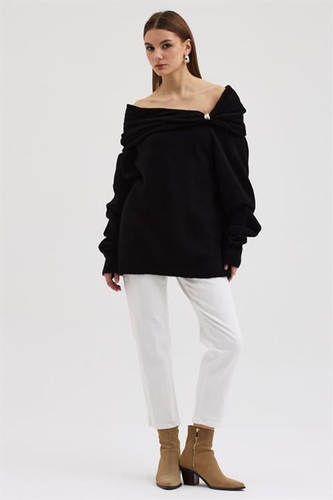 Sobe Istanbul Schwarzer Pullover Mit Übergroßer Passform Und Schulterfreiem Ausschnitt Großhandelskleidung Sexy