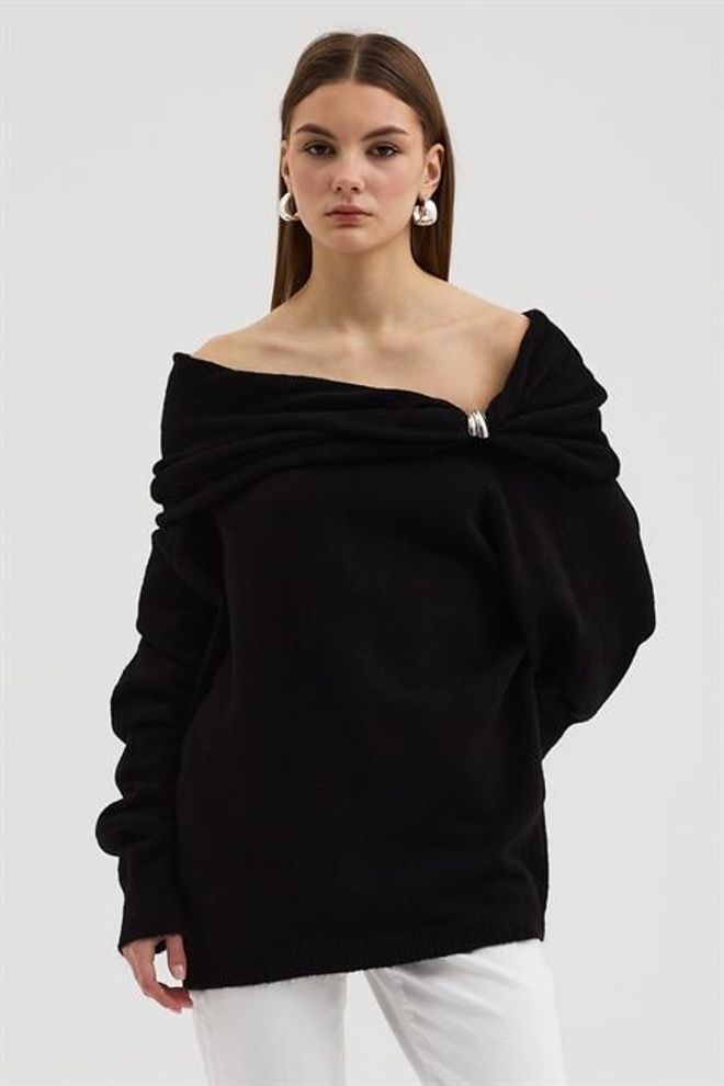 Sobe Istanbul Schwarzer Pullover Mit Übergroßer Passform Und Schulterfreiem Ausschnitt Großhandelskleidung Arbeit