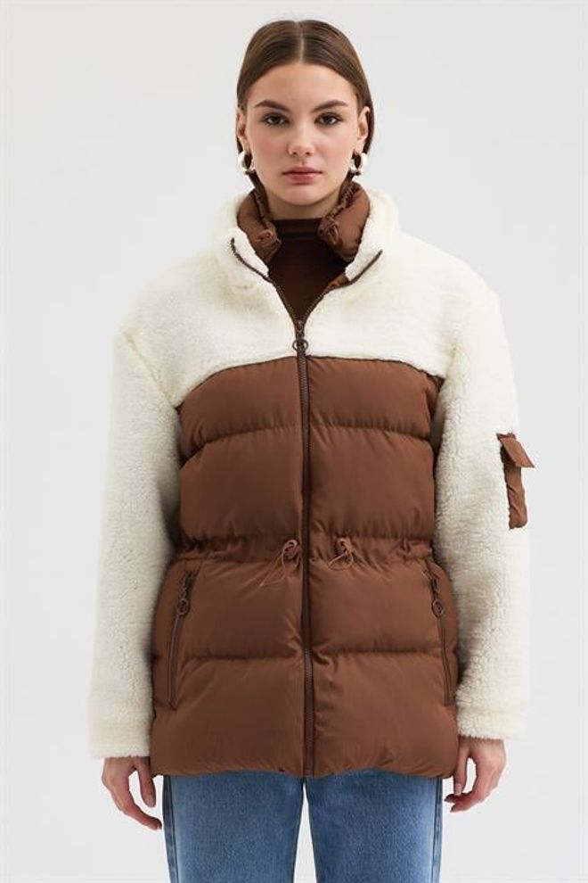 Sobe Istanbul Hnedá Prešívaná Bunda S Vysokým Golierom A Vreckami S Chlopňou Veľkoobchod s oblečením Neformálny