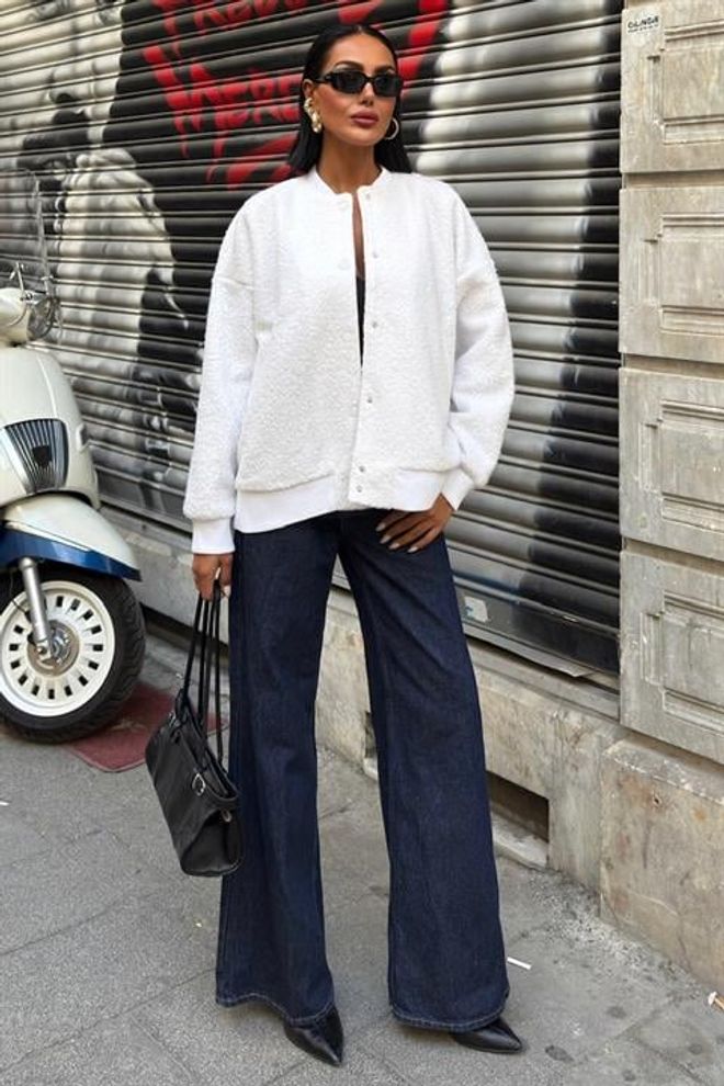 Sobe Istanbul Bomberjack Met Krullende Bontvoering Wit Groothandel Kleding Casual