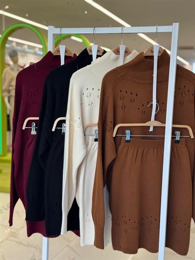 Sobe Istanbul Zwarte Set Met Schildpadnek En Bodycon Mini Rok Groothandel Kleding Streetwear