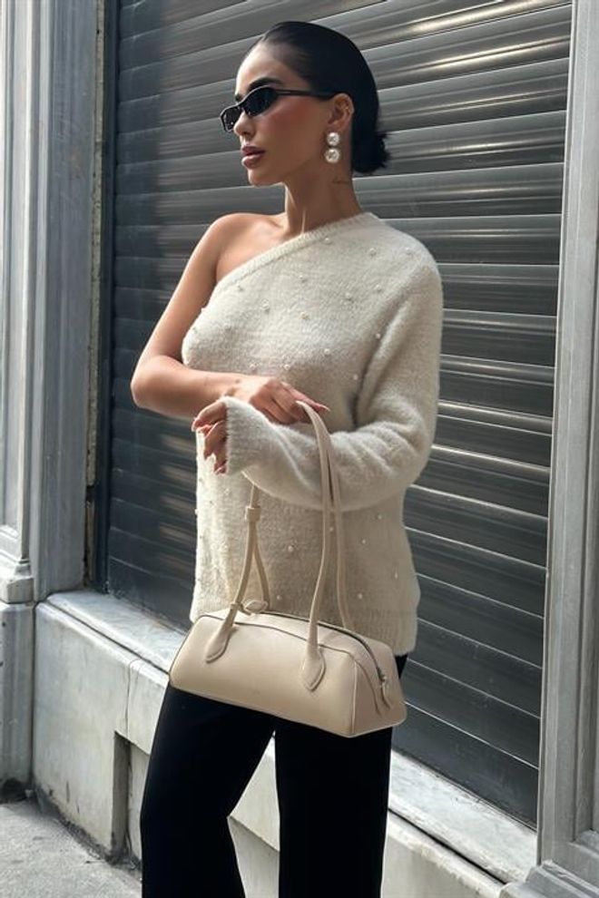 Sobe Istanbul White Oversized Fit Sweater With One Shoulder Neck Wholesale Clothing Sexy