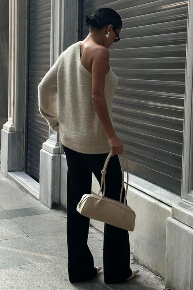 Sobe Istanbul White Oversized Fit Sweater With One Shoulder Neck Wholesale Clothing Spring