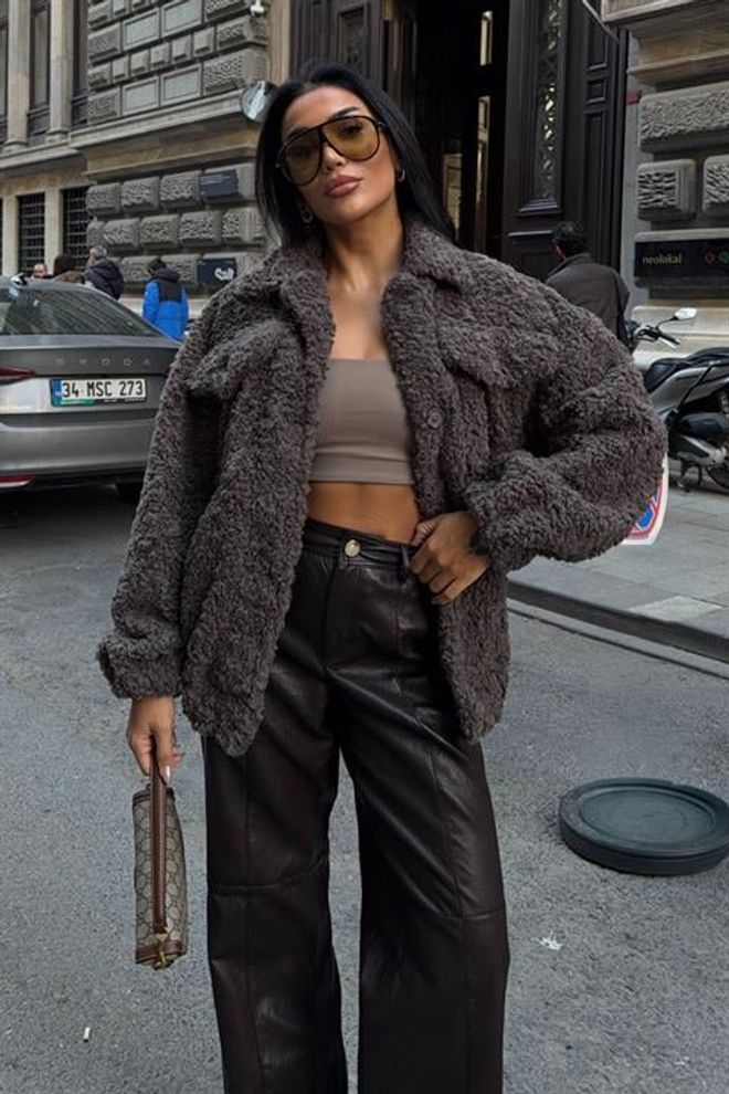 Sobe Istanbul Hnedá Teddy Bunda Na Gombíky S Vreckami S Chlopňou Oversized Veľkoobchod s oblečením Vintage