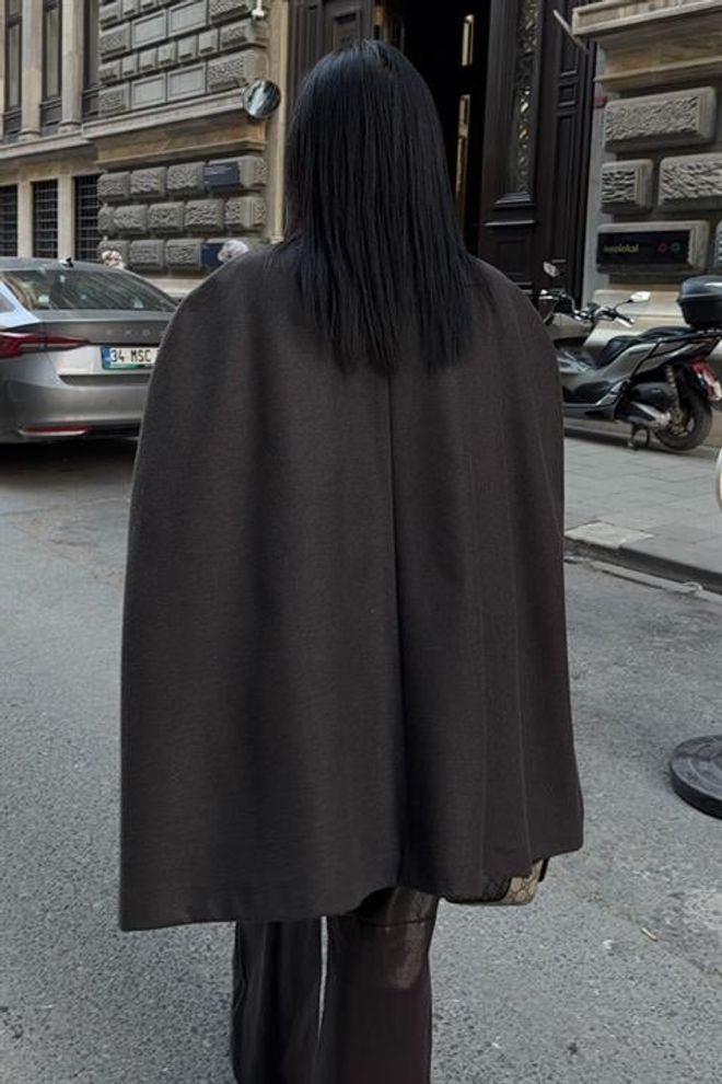 Sobe Istanbul Черно Елегантен Пончо С Джоб С Капак Дрехи на едро Коктейл