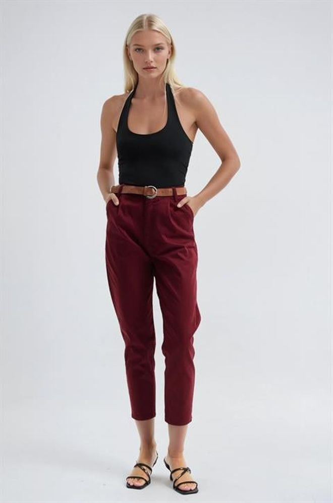 Sobe Istanbul Tamsiai Raudonos Kelnės Su Aukštu Liemeniu Ir Aptempta Koja Didmeninė prekyba drabužiais Kokteilinė