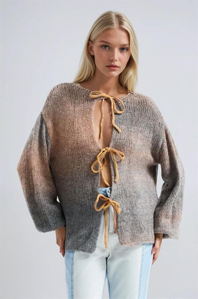 Sobe Istanbul Bež Jopica Z Zavezovanjem In Ombre Slogom Oblačila na debelo Ležerno