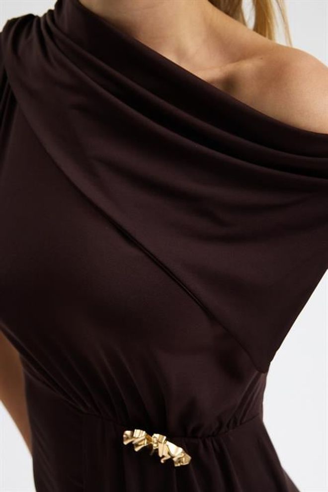 Sobe Istanbul Елегантна Кафява Вталена Рокля С Асиметрично Деколте Дрехи на едро Пролет