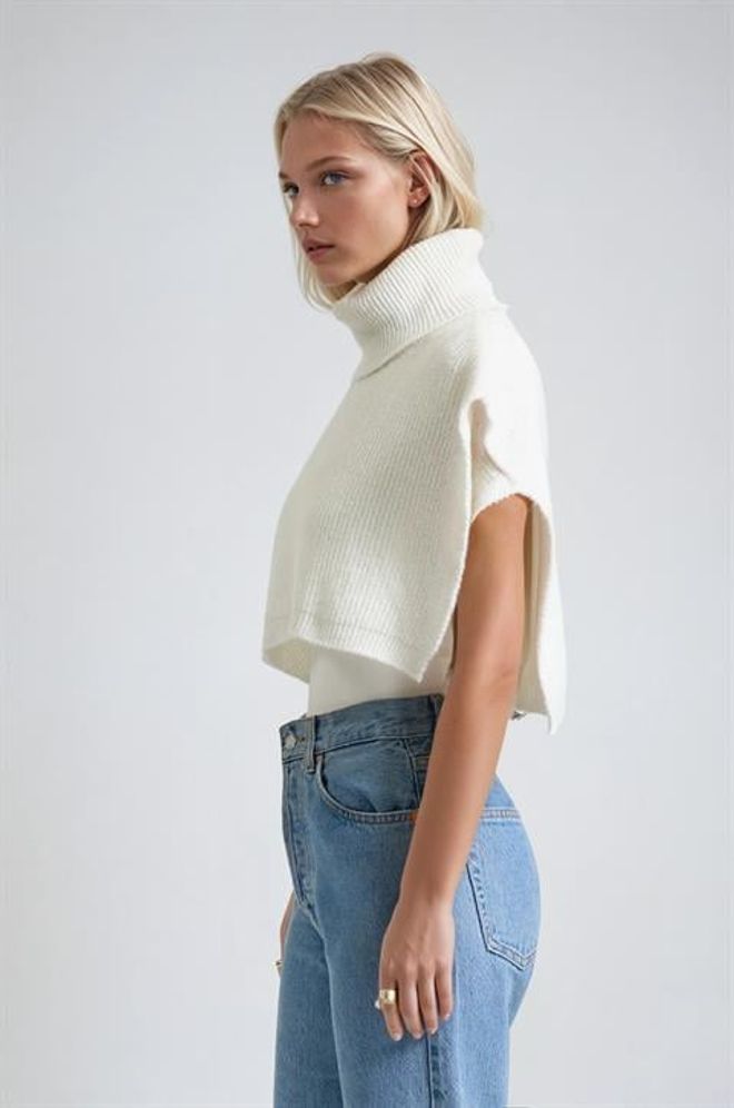 Sobe Istanbul White Sleeveless Turtle Neck Crop Sweater Wholesale Clothing Elegant