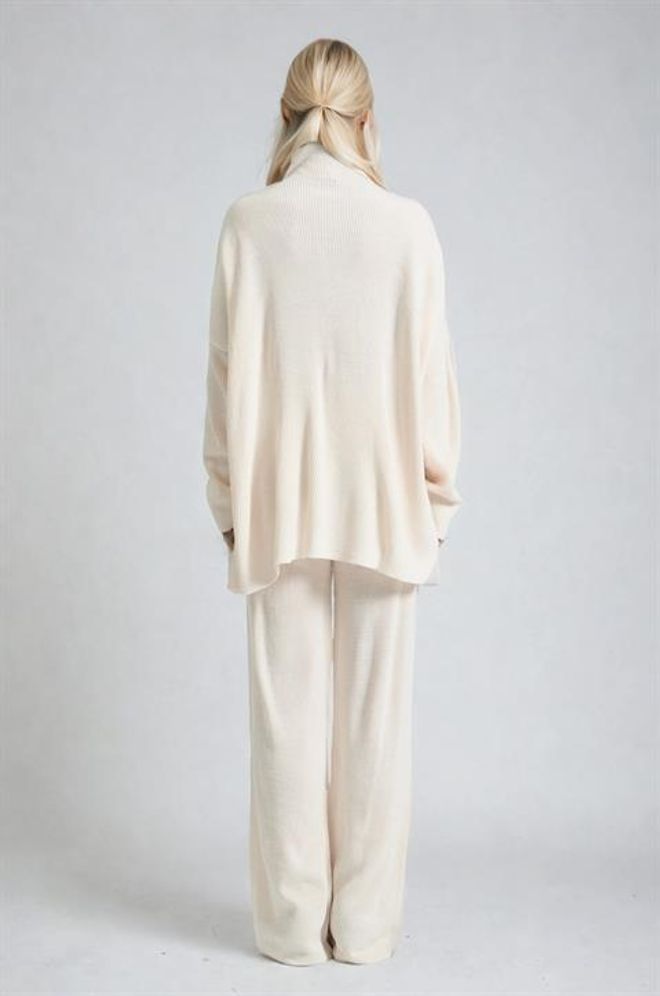 Sobe Istanbul Bej Set Bol Kesim Palazzo Pantolon Ve Kapüşonlu Sweatshirt Toptan Giyim İş