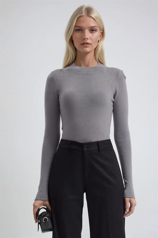 Sobe Istanbul Pilka Trumpi Marškinėliai Aptempta Ir Platėjanti Ilgas Tiesus Rankovės Su Iškirptėmis Didmeninė prekyba drabužiais Kokteilinė