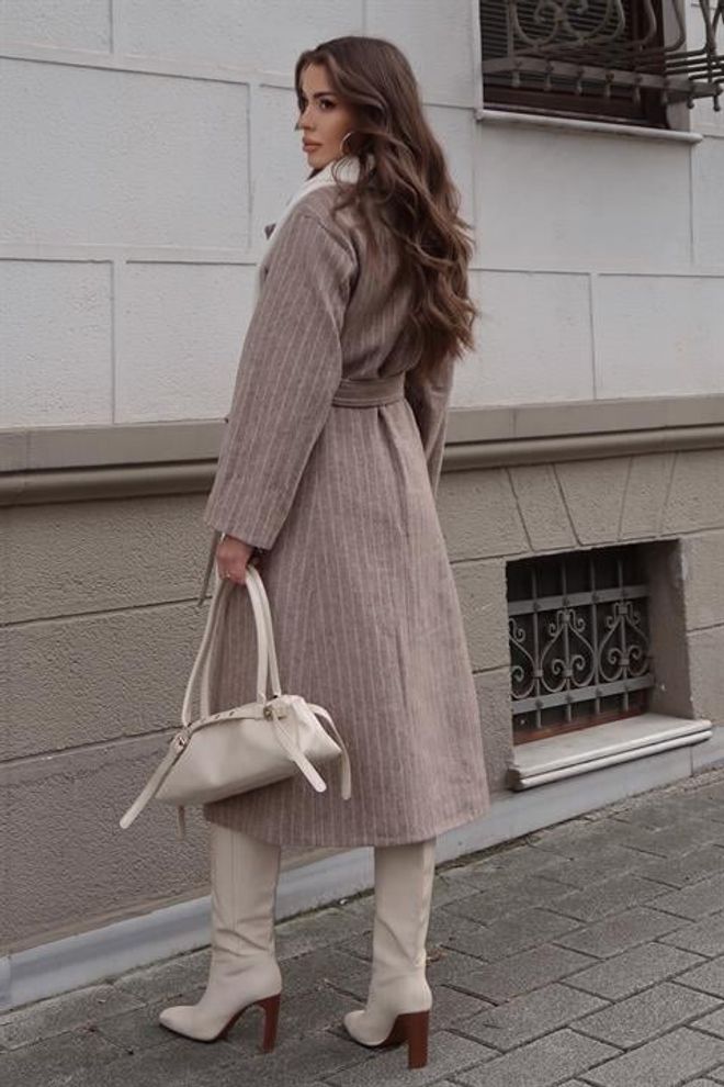 Sobe Istanbul Beige Elegante Wrapover Jas Met Gekerfde Kraag Groothandel Kleding 1