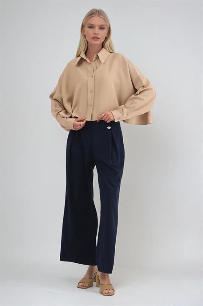 Sobe Istanbul Beige Oversized Fit Buttoned Shirt With Notched Neck Wholesale Clothing Spring