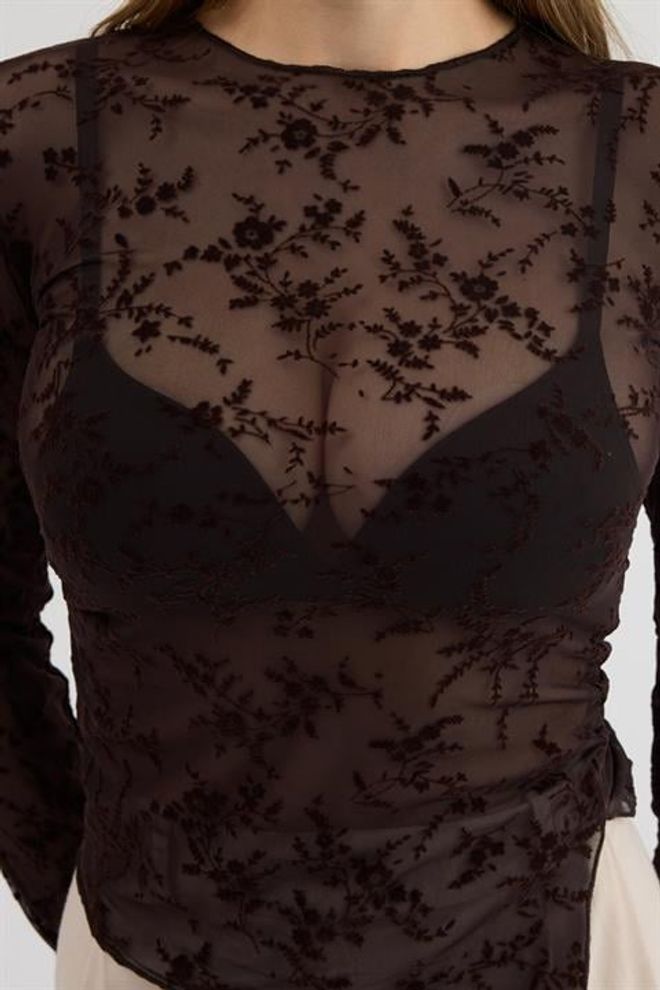 Sobe Istanbul بلوزة سوداء منقوشة بالأزهار بقصة ضيقة وأكمام طويلة ملابس بالجملة 5