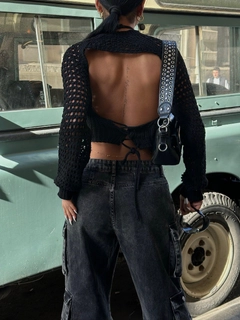 A wholesale clothing model wears sbe11562-backless-openwork-blouse-black, Turkish wholesale Crop Top of Sobe