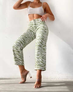 A wholesale clothing model wears 17975 - Pants - Green And White, Turkish wholesale Pants of Sobe