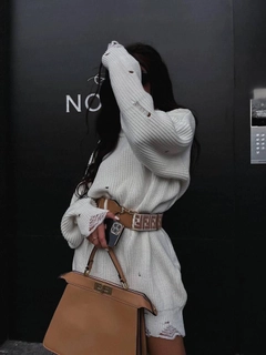 Ein Bekleidungsmodell aus dem Großhandel trägt 20048 - Sweater Dress - Ecru, türkischer Großhandel Kleid von Sobe