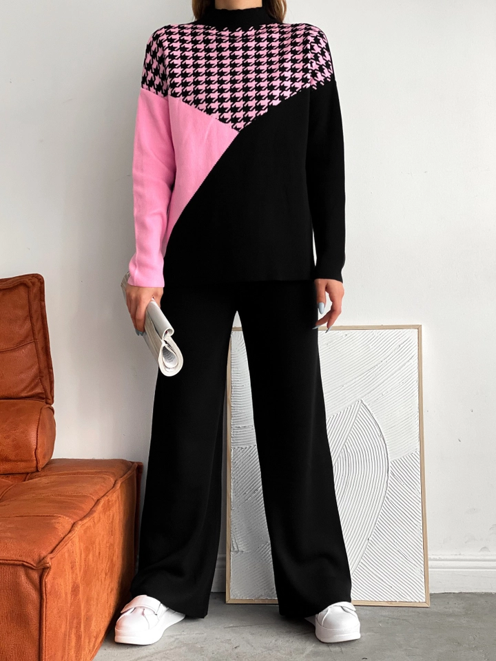 Ein Bekleidungsmodell aus dem Großhandel trägt 34794 - Suit - Pink And Black, türkischer Großhandel Anzug von Sobe