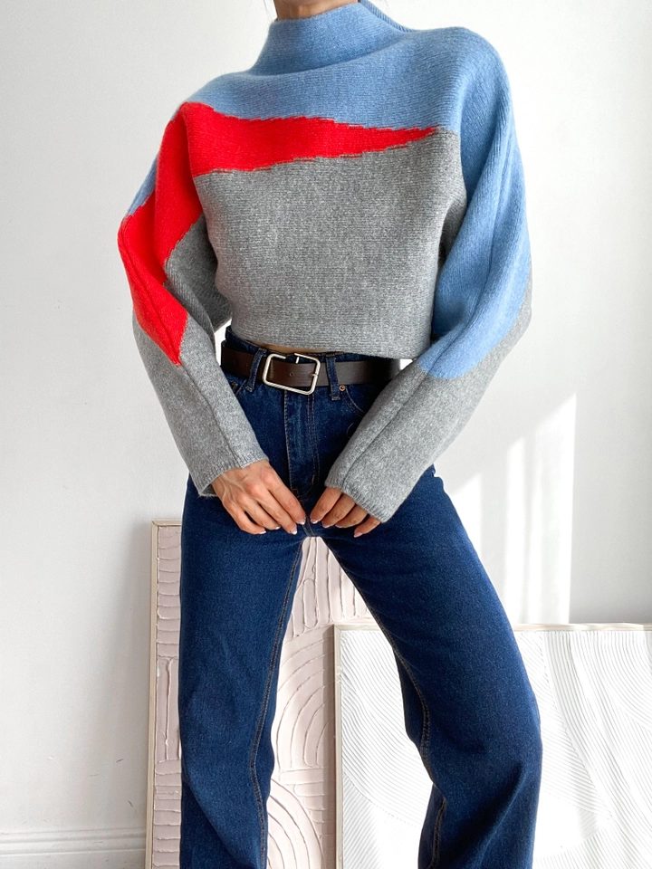 A wholesale clothing model wears 35242 - Sweater - Blue Grey And Orange, Turkish wholesale Sweater of Sobe