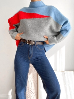 Een kledingmodel uit de groothandel draagt 35242 - Sweater - Blue Grey And Orange, Turkse groothandel Trui van Sobe