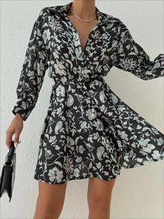 Ein Bekleidungsmodell aus dem Großhandel trägt 35253 - Dress - Black And Ecru, türkischer Großhandel Kleid von Sobe
