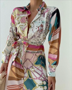 Una modella di abbigliamento all'ingrosso indossa 35287 - Dress - Mix Color, vendita all'ingrosso turca di Vestito di Sobe
