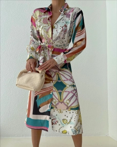 Ein Bekleidungsmodell aus dem Großhandel trägt 35287 - Dress - Mix Color, türkischer Großhandel Kleid von Sobe