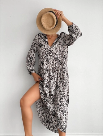 A model wears 35293 - Dress - Black And White, wholesale Dress of Sobe to display at Lonca