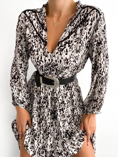 Ein Bekleidungsmodell aus dem Großhandel trägt 35293 - Dress - Black And White, türkischer Großhandel Kleid von Sobe