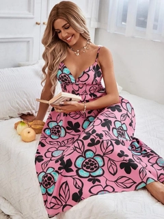 Una modella di abbigliamento all'ingrosso indossa 35314 - Dress - Pink, vendita all'ingrosso turca di Vestito di Sobe