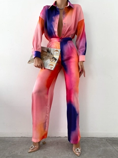 Una modella di abbigliamento all'ingrosso indossa 39819 - Suit - Mix Color, vendita all'ingrosso turca di Abito di Sobe