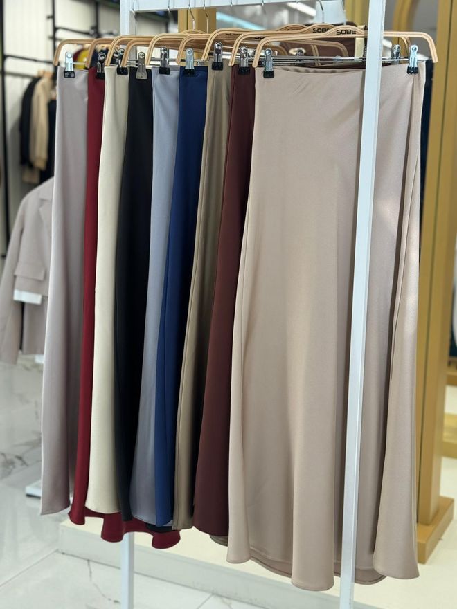Sobe Istanbul Jupe Longue En Satin Noir Vêtements en gros Hiver