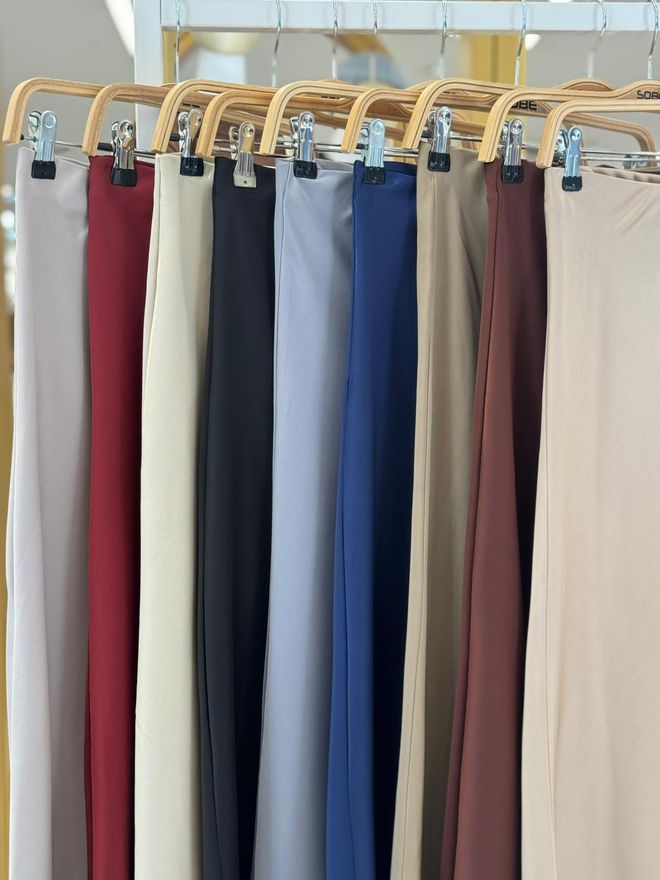 Sobe Istanbul Jupe Longue En Satin Noir Vêtements en gros 9