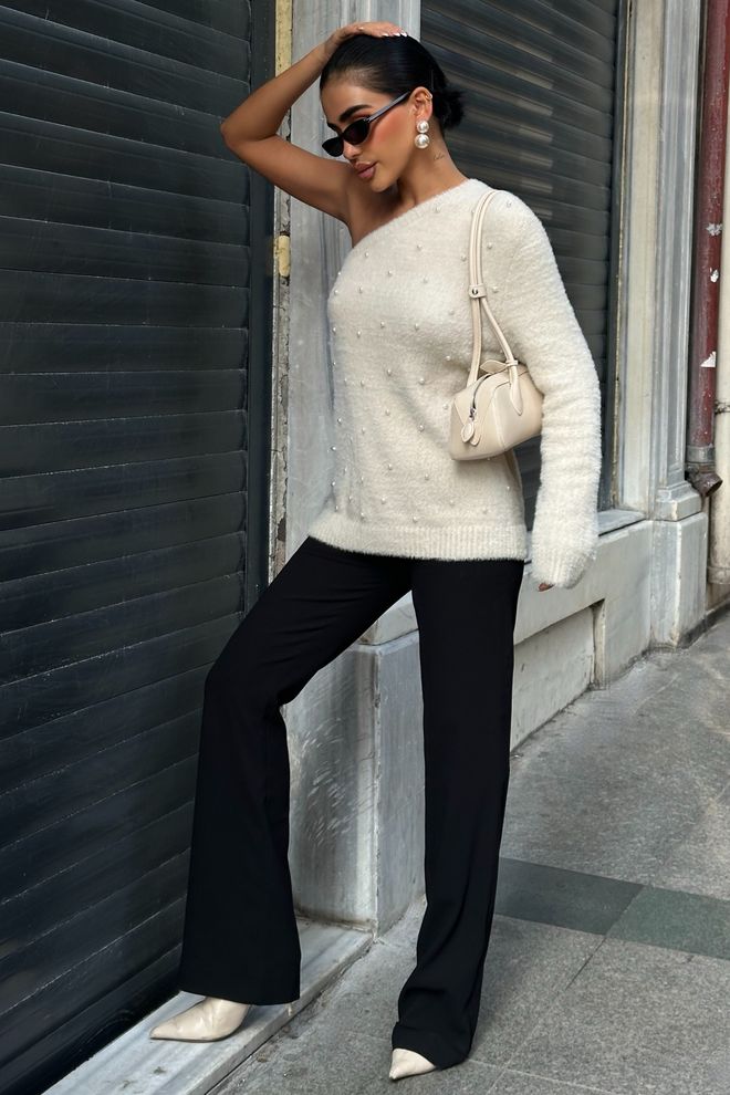 Sobe Istanbul Ασπρο Πουλόβερ Με Μεγάλο Μέγεθος Και Λαιμόκοψη Ενας Ωμος Χονδρικό εμπόριο ενδυμάτων Casual