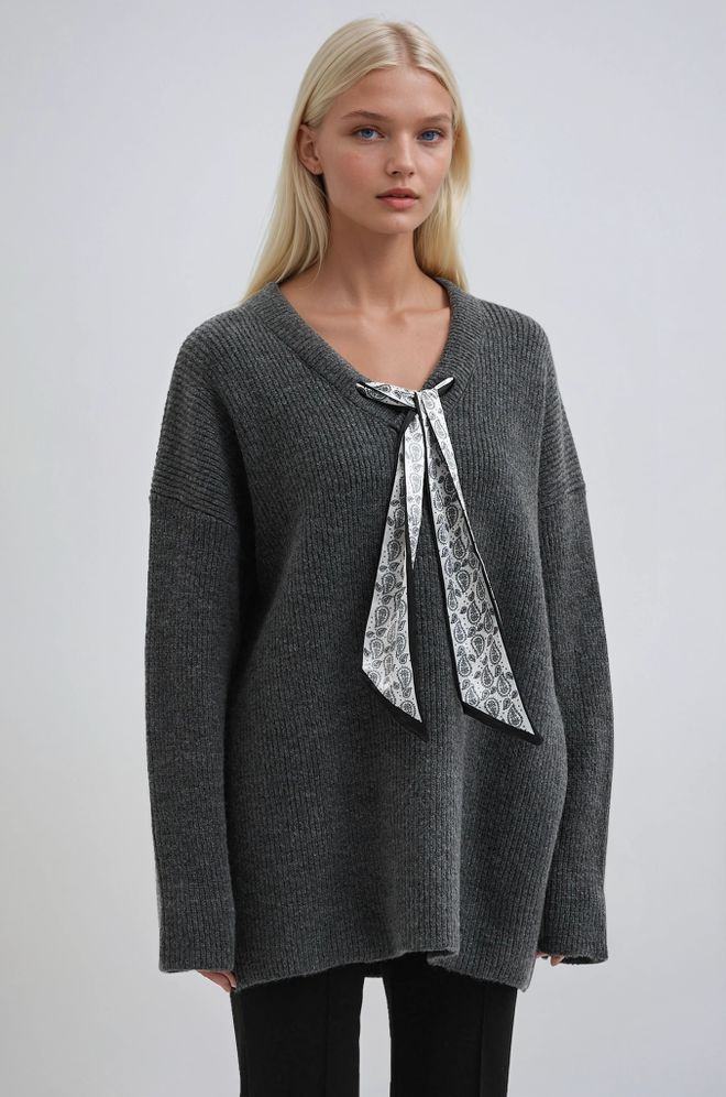 Sobe Istanbul Beżowy Sweter Z Dekoltem W Serek Regularnym Krojem I Standardową Długością Hurtowa sprzedaż odzieży Casual