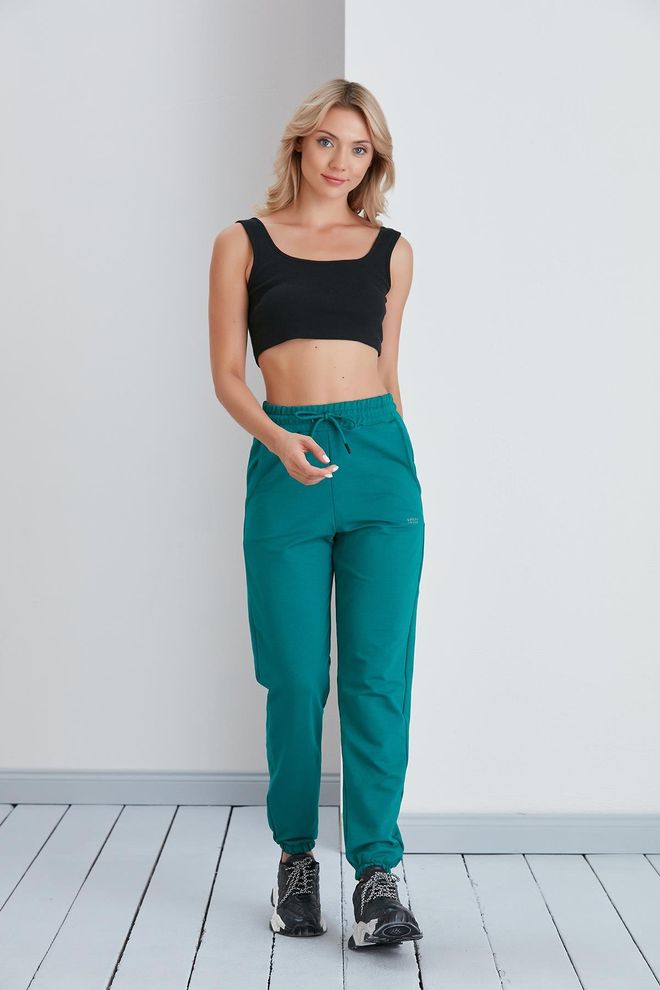 Sortie Collection Zelene Trenirke Iz Česanega Bombaža Z Elastičnimi Manšetami Oblačila na debelo Šport