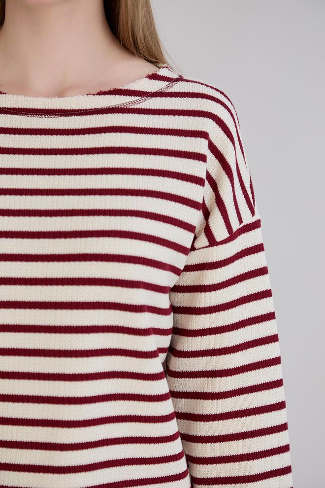 Sortie Collection Maglione Beige A Righe Con Scollo A Barca Abbigliamento all'ingrosso Preppy