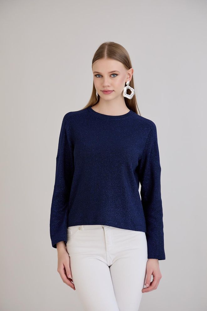 Sortie Collection Marineblauer Pullover Mit Rundhalsausschnitt Und Regulärer Passform Großhandelskleidung Lässig