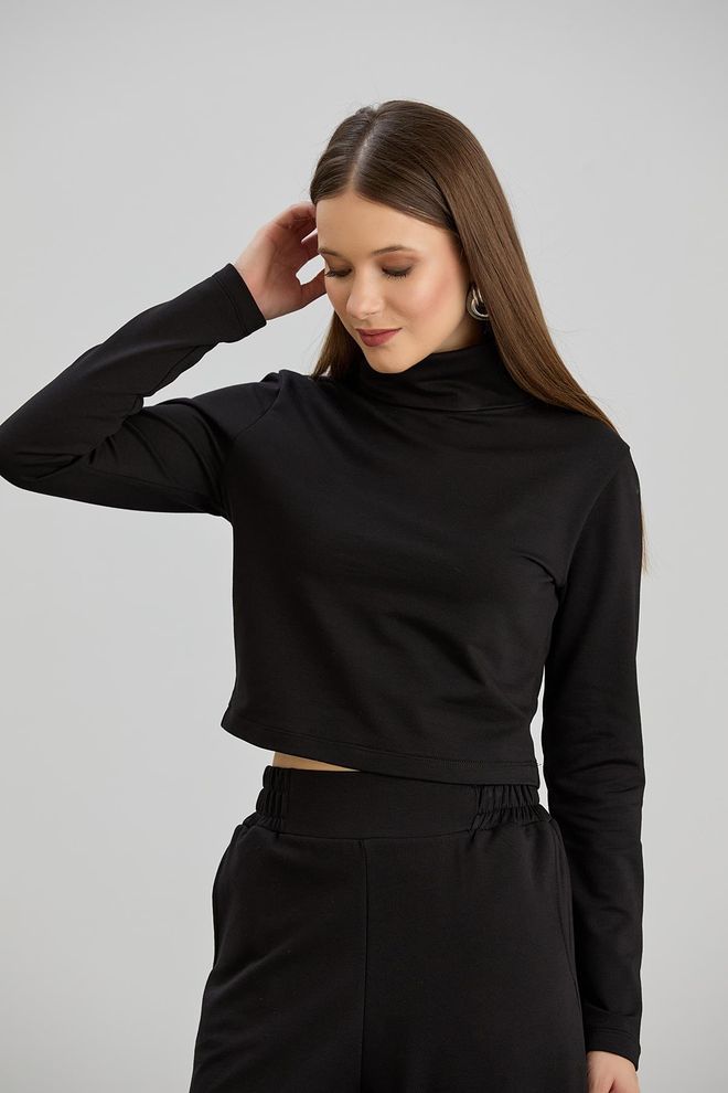 Sortie Collection Schwarzer Sweatshirt Mit Rollkragen Und Crop Länge Großhandelskleidung Lässig