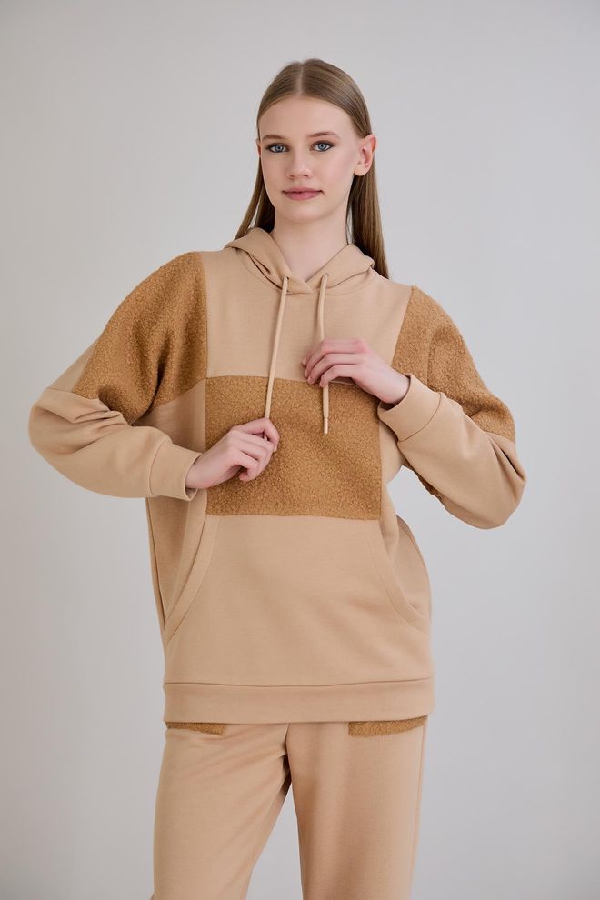 Sortie Collection Sweatshirt Bege Com Capuz E Design Color Block Roupas por atacado Modesto