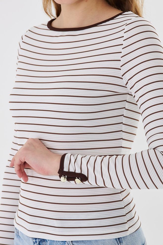 Sortie Collection Biała Paskowana Bluzka Slim Fit Hurtowa sprzedaż odzieży Odpoczynek