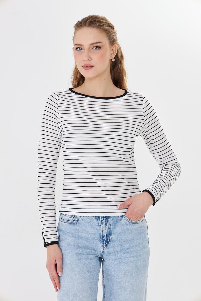 Sortie Collection Biała Prążkowana Bluzka Slim Fit Hurtowa sprzedaż odzieży Casual