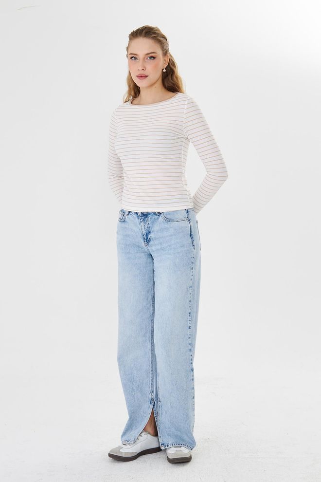 Sortie Collection Beżowa Prążkowana Bluzka Slim Fit Z Długim Rękawem Hurtowa sprzedaż odzieży Wiosna