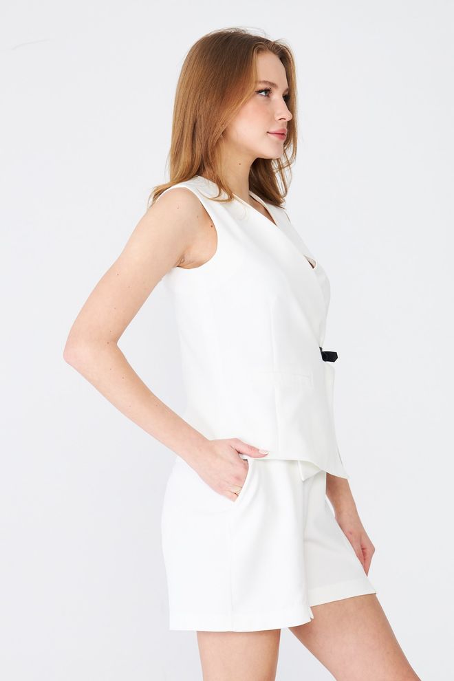 Sortie Collection White Bermuda Shorts With High Waist And Buckle Wholesale Clothing Spring