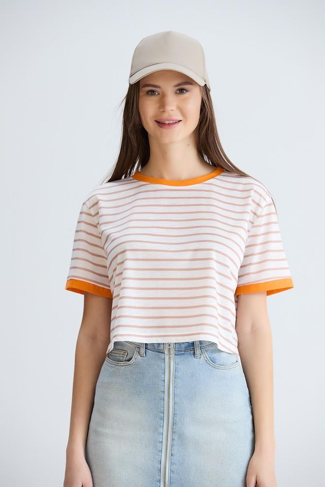 Sortie Collection Gestreiftes Crop T Shirt – Stein Großhandelskleidung Lässig