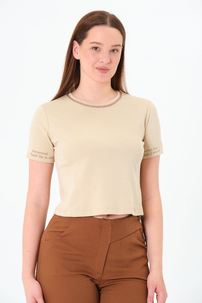 Sortie Collection T shirt Met Ronde Hals En Korte Mouwen En Bedrukt Beige Crop katoen Voor Dames Groothandel Kleding Streetwear