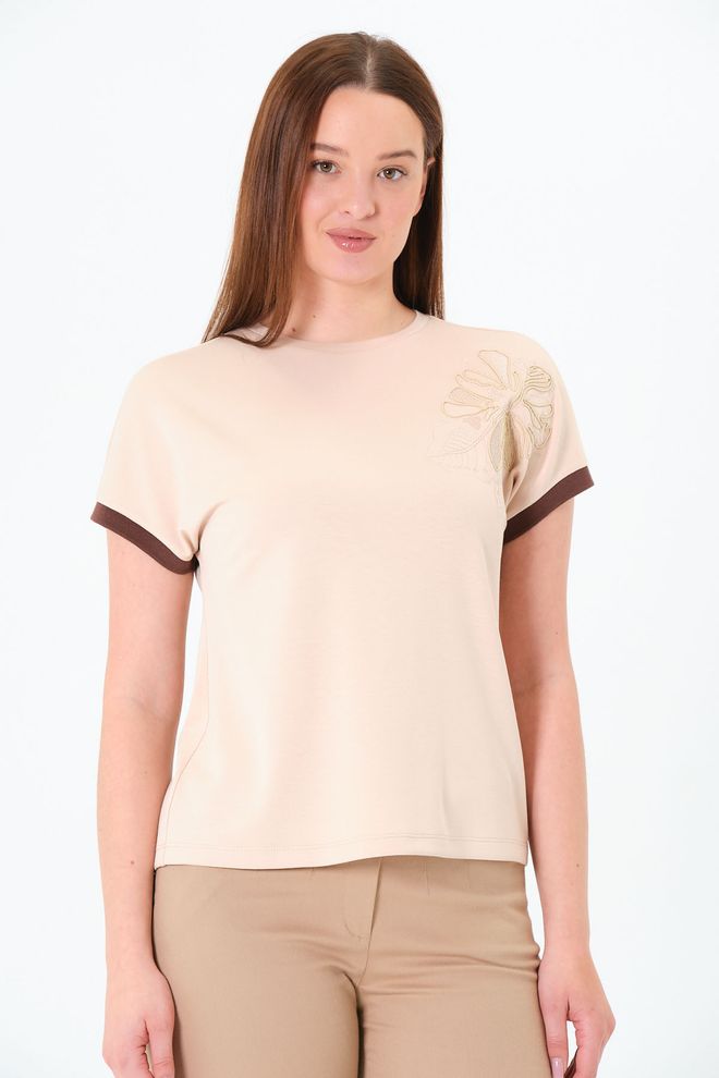 Sortie Collection Beige T shirt Met Ronde Hals En Één Schouder Geborduurd T shirt Met Korte Mouwen In Modale Stof Voor Dames Groothandel Kleding Streetwear