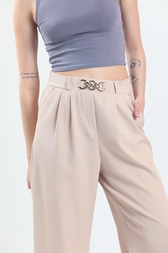 A wholesale clothing model wears SLA10001 - CHAIN DETAIL PALAZZO PANTS, Turkish wholesale Pants of Slash
