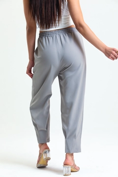 Un model de îmbrăcăminte angro poartă SLA10008 - Elastic Waist Pleated Trousers, turcesc angro Pantaloni de Slash